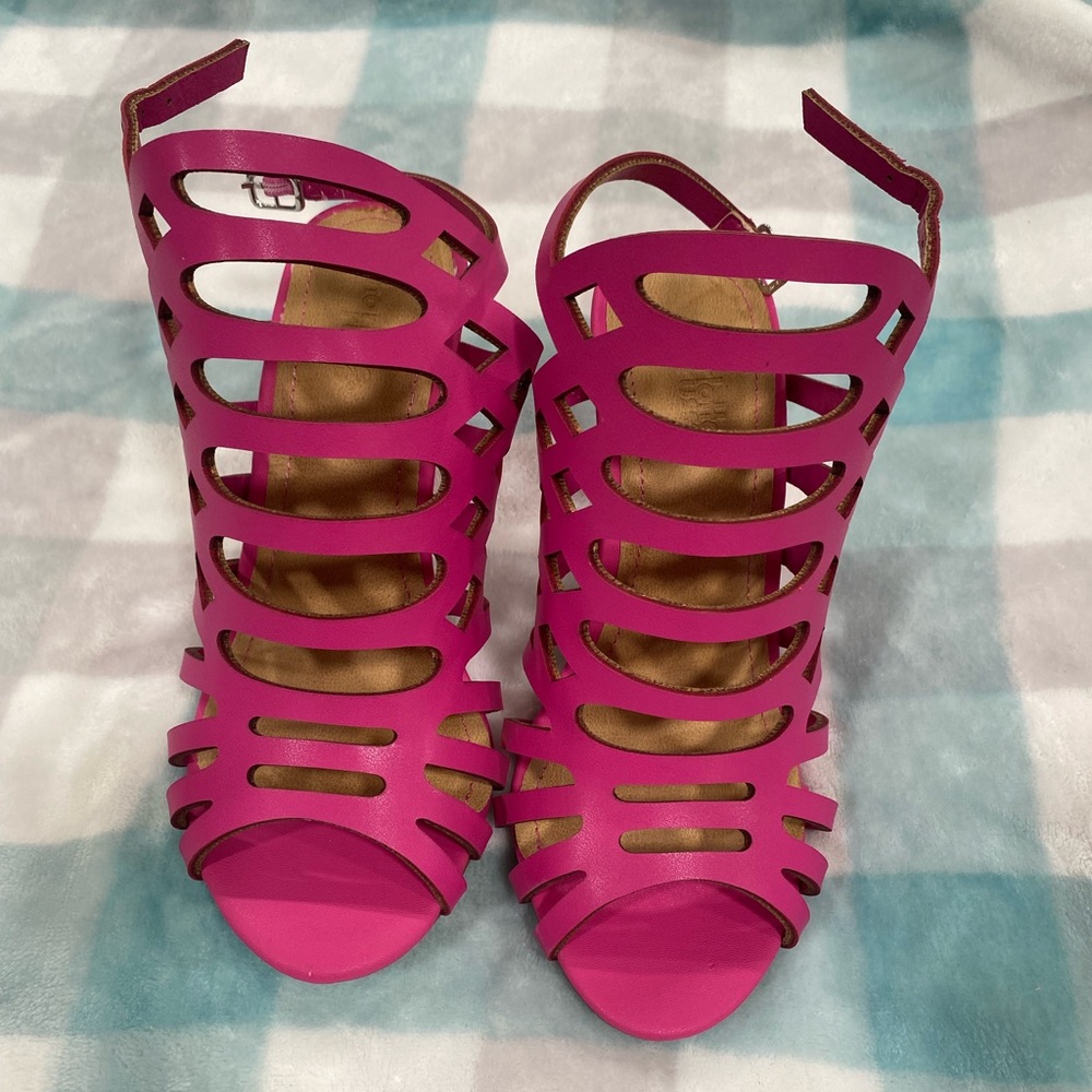 Pink heels - Picture 3 of 5